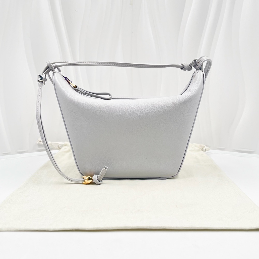 LOEWE Hammock Hobo Bag Light Grey Grained Calfskin - Picture 3 of 13